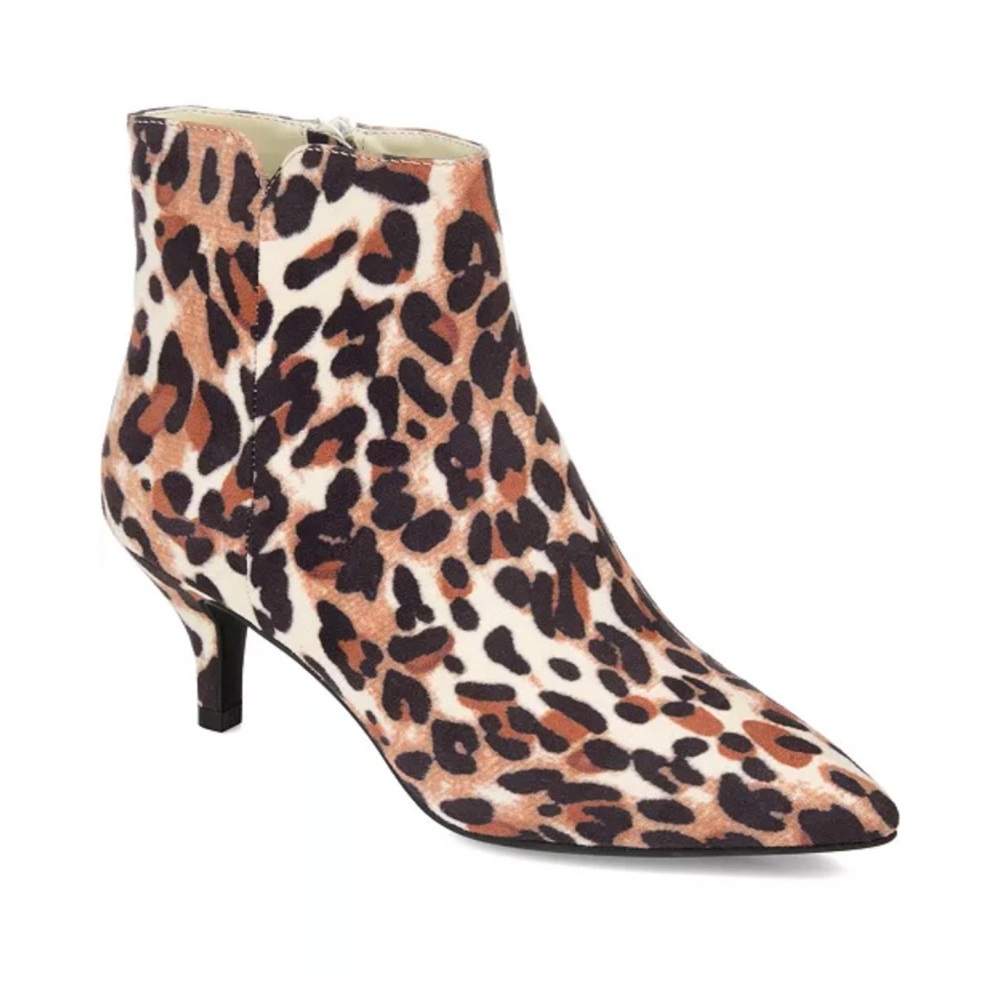 Journee Isobel Booties
Size 7.5